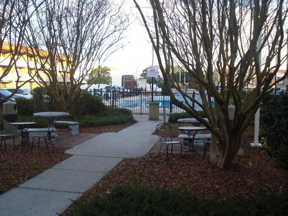 Baymont By Wyndham Fayetteville Fort Bragg Area Esterno foto