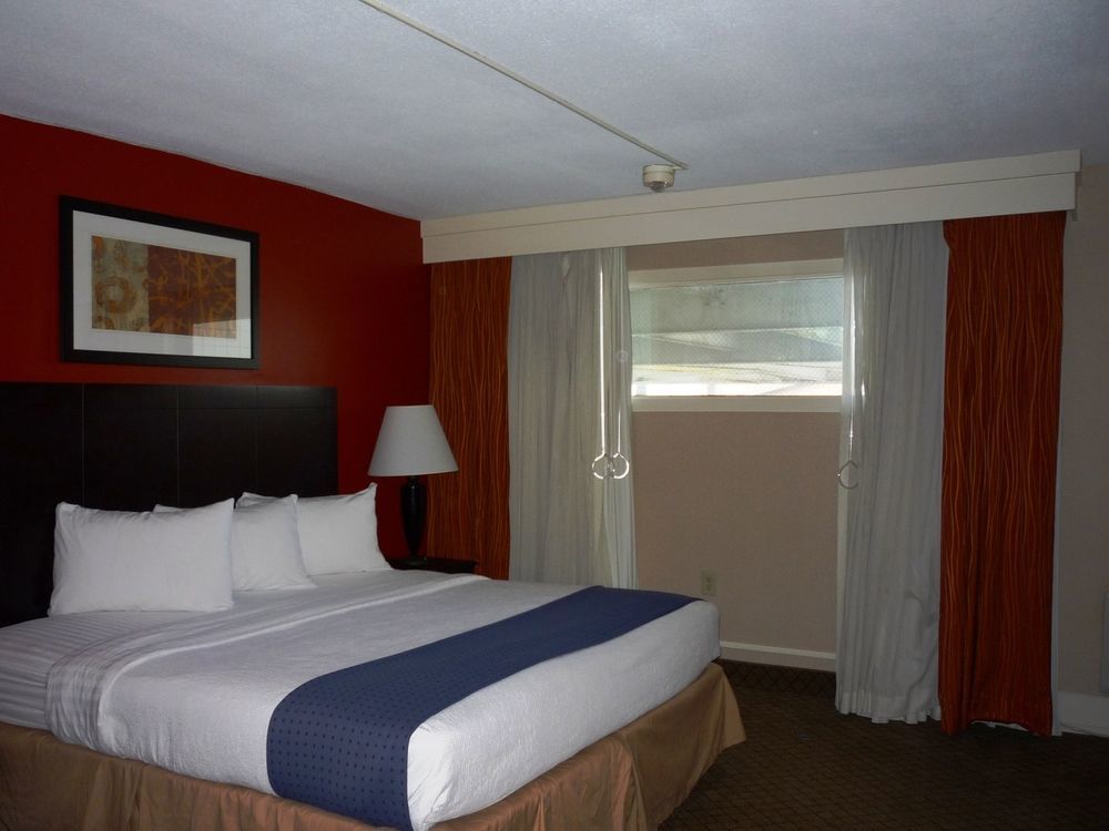 Baymont By Wyndham Fayetteville Fort Bragg Area Esterno foto