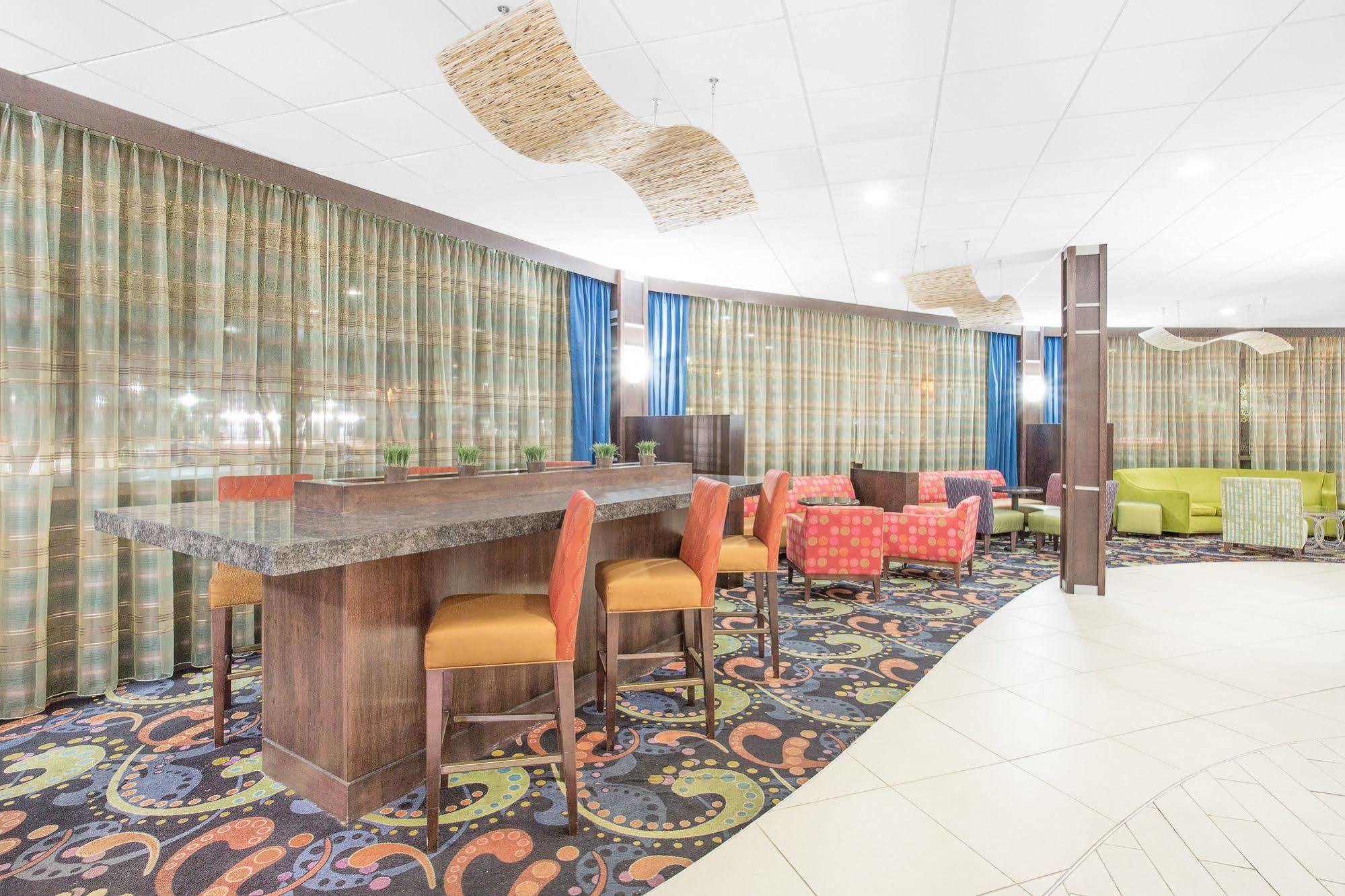 Baymont By Wyndham Fayetteville Fort Bragg Area Esterno foto