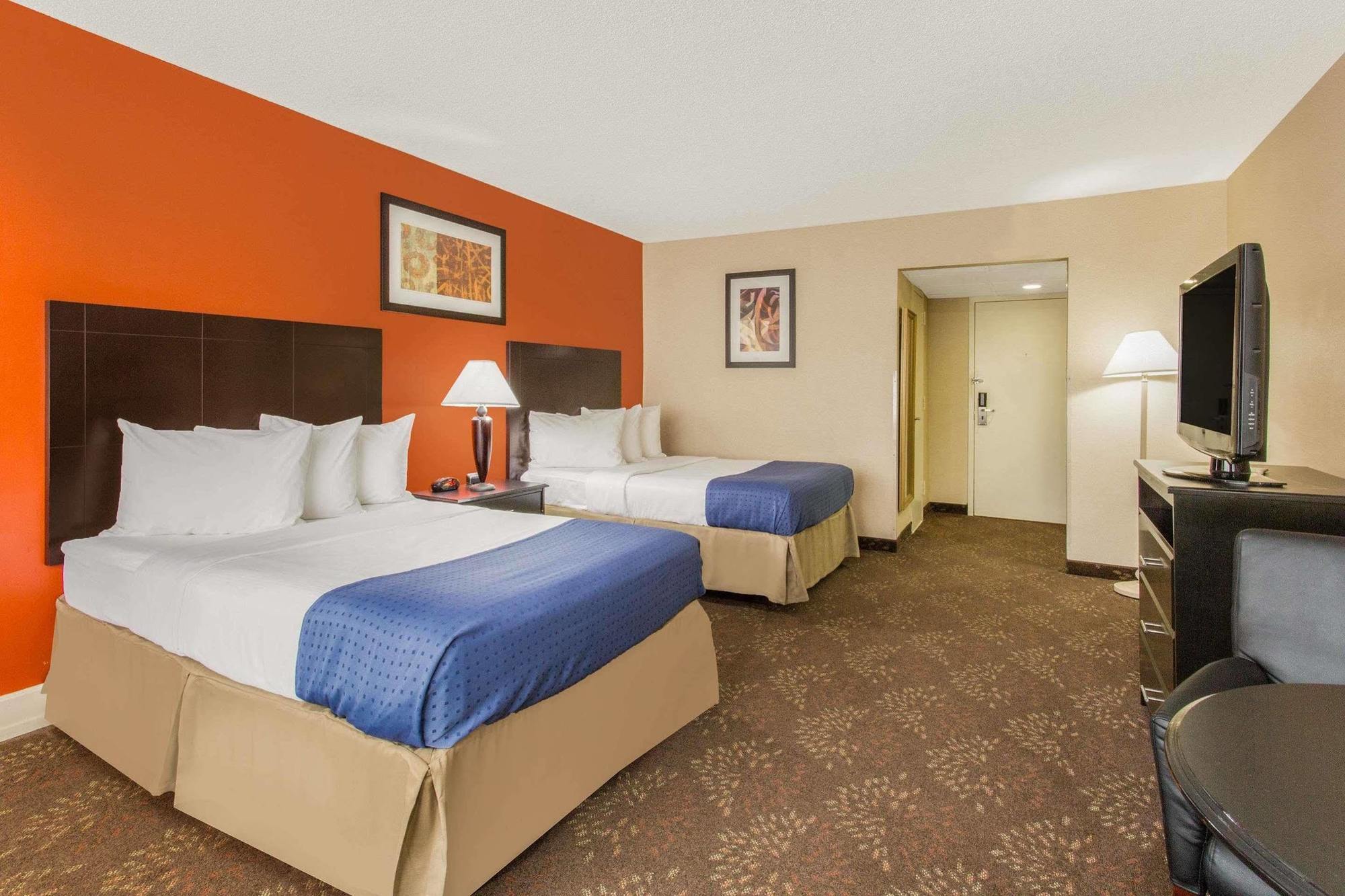 Baymont By Wyndham Fayetteville Fort Bragg Area Esterno foto